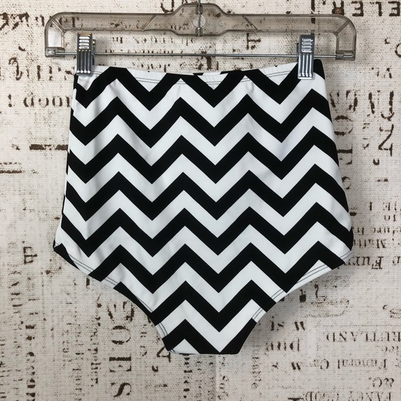 Marilyn Monroe High Waisted Swimwear - Picture 2 of 6